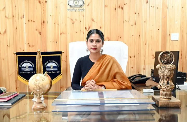 विकास कार्यों के उपयोगिता प्रमाण पत्र समयबद्ध जारी करने के निर्द...