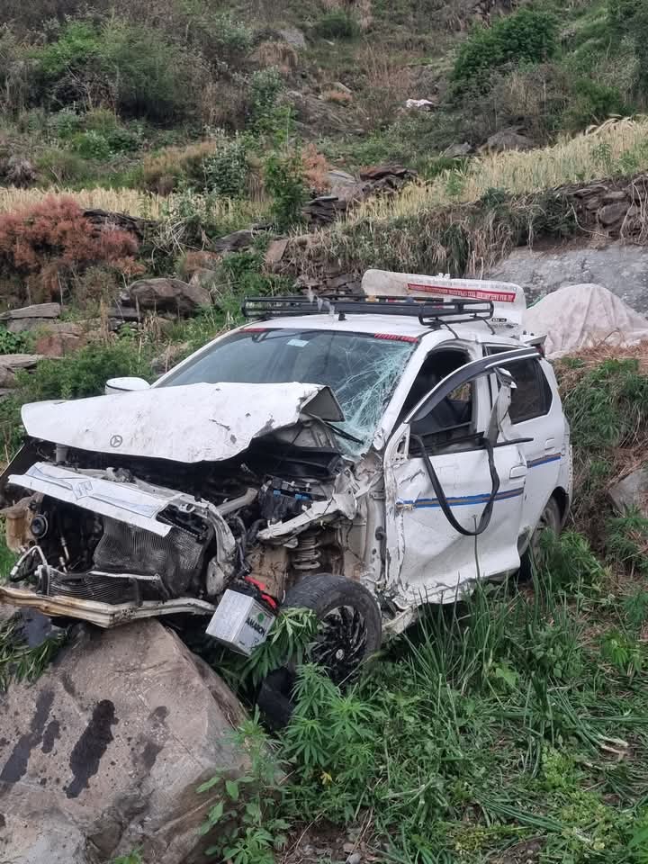 सराज विधानसभा क्षेत्र में बीती देर रात पेश आया दर्दनाक हादसा, कार दुर्घटनाग्रस्त, चालक की मौत