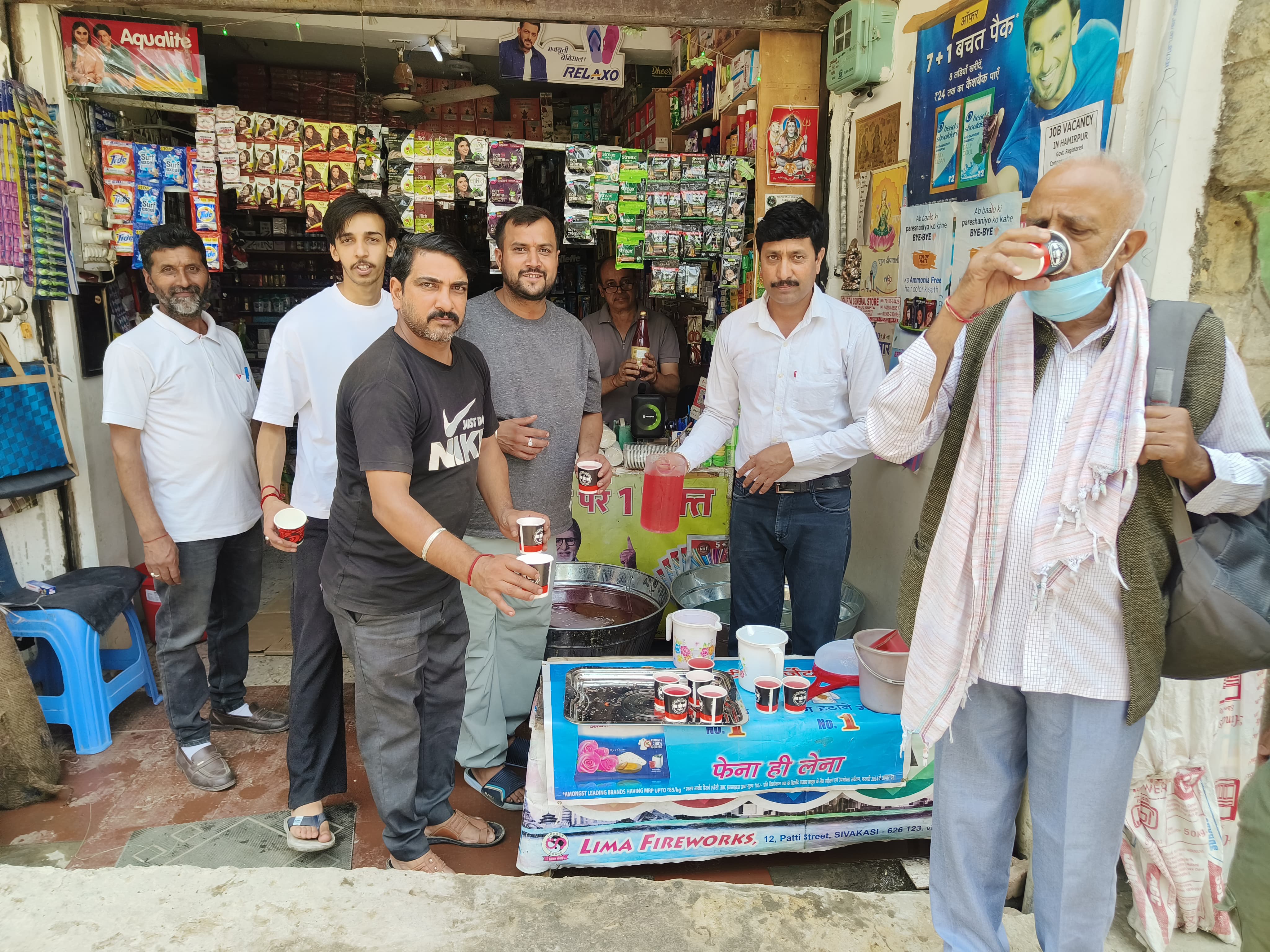 निर्जला एकादशी पर लगाई छबील