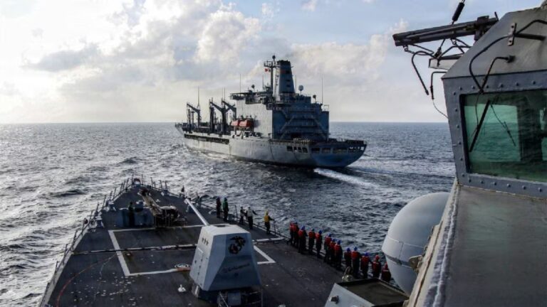 होर्मुज पर अमेरिकी नेवी की नाकाबंदी, ट्रम्प की चेतावनी...पास आए...