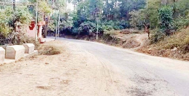 मक्कड़-दियोटसिद्ध सड़क के काम के लिए न हो रही ज्वाइंट इंस्पेक्शन...