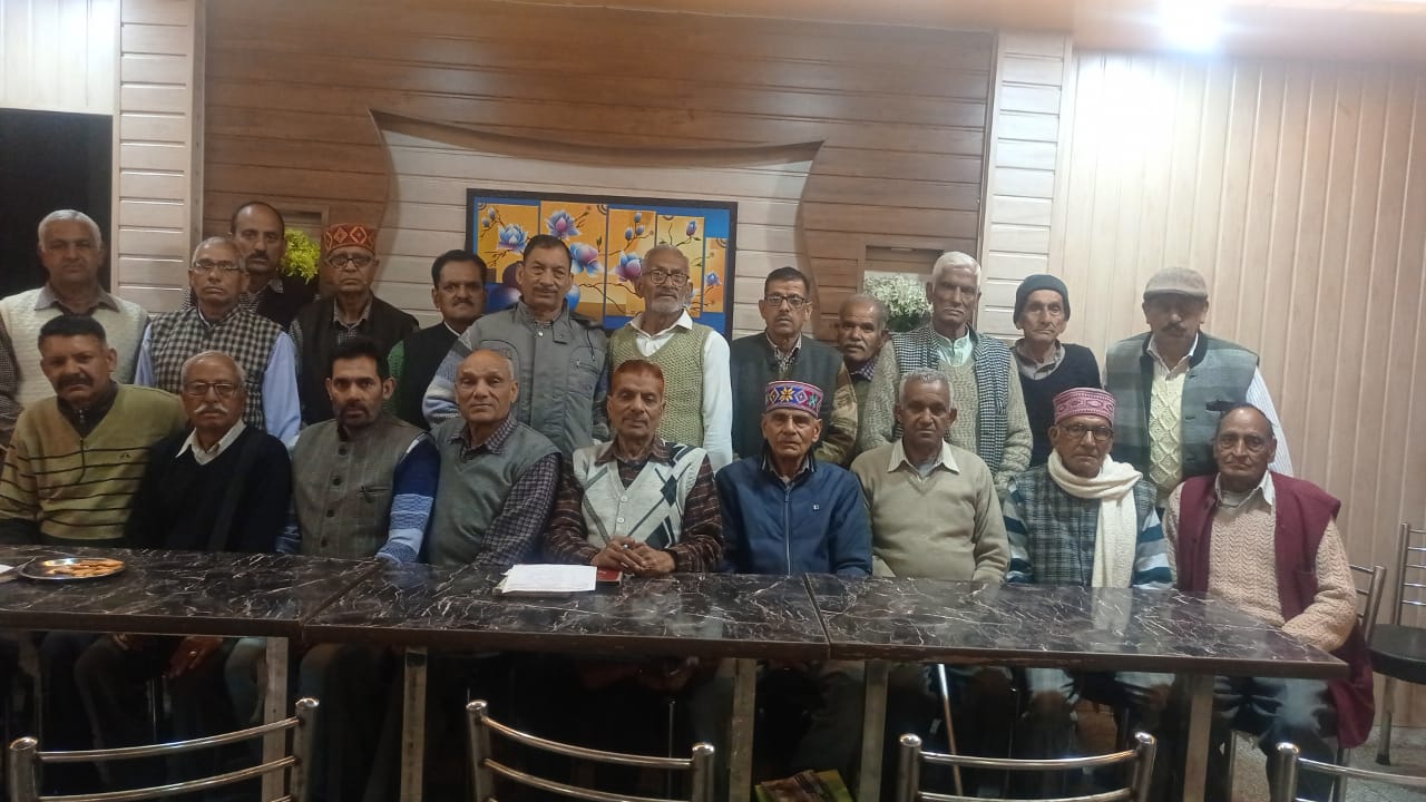 हिमाचल पेंशनर्स फैडरेशन की धर्मपुर व सरकाघाट खंड की बैठक संपन्न