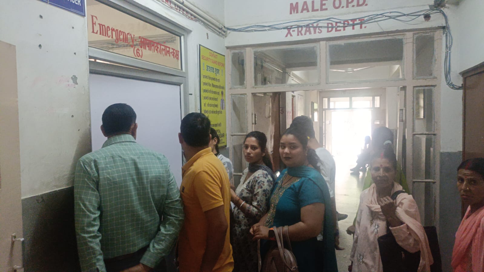 सिविल अस्पताल जोगिंद्रनगर में डॉक्टरों की भारी कमी, मरीज बेहाल, ओपीडी में महज तीन डॉक्टर, विशेष चिकित्सकों के पद लंबे समय से खाली