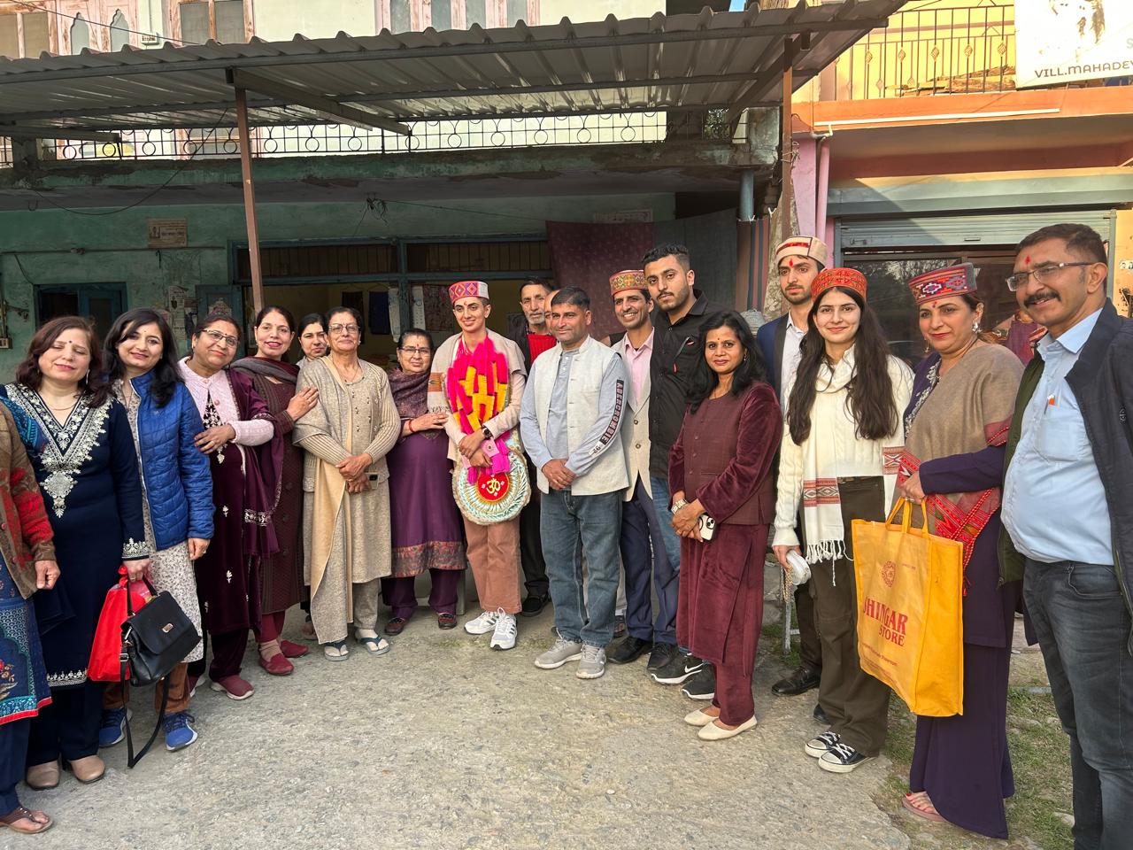 मंडी की बेटी बनी भारतीय सेना में जज एडवोकेट जनरल, गांव में जश्न का माहौल