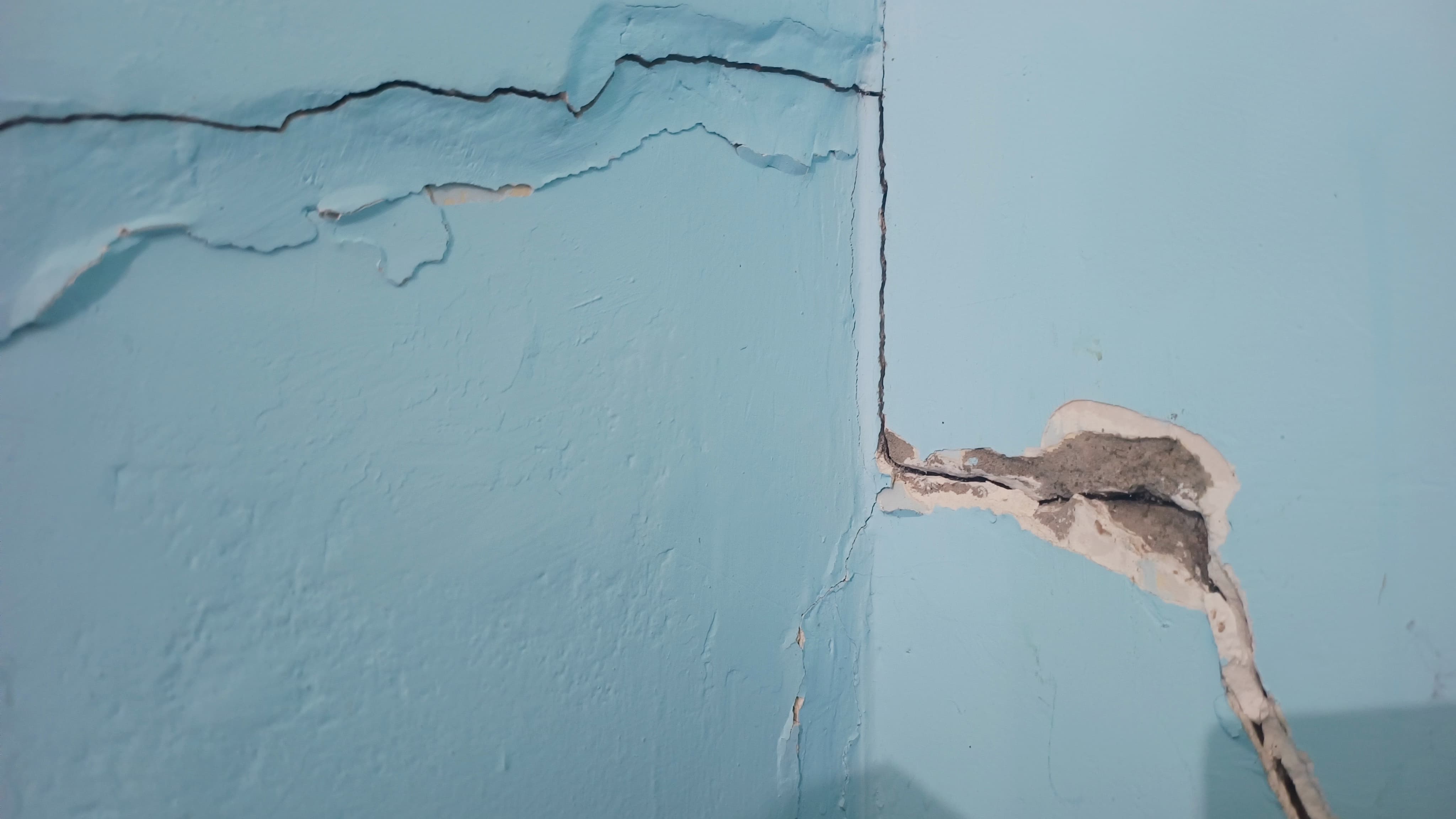 हाईवे निर्माण में लगी  कंपनी के विरुद्ध जांच रिपोर्ट में अधिकारियों ने किया ठेकेदार को पाक साफ