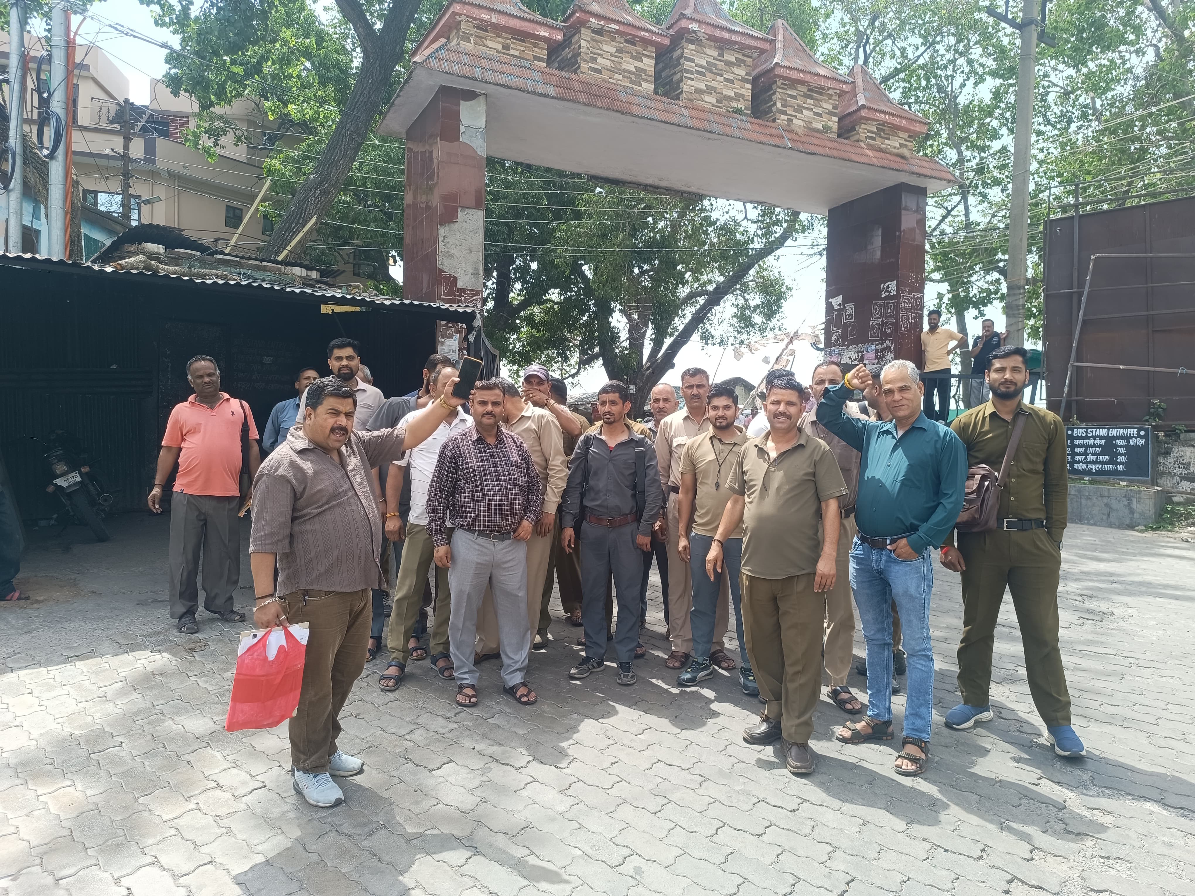 1 जून तक वेतन नहीं आया तो, हड़ताल पर जाएंगे HRTC कर्मी