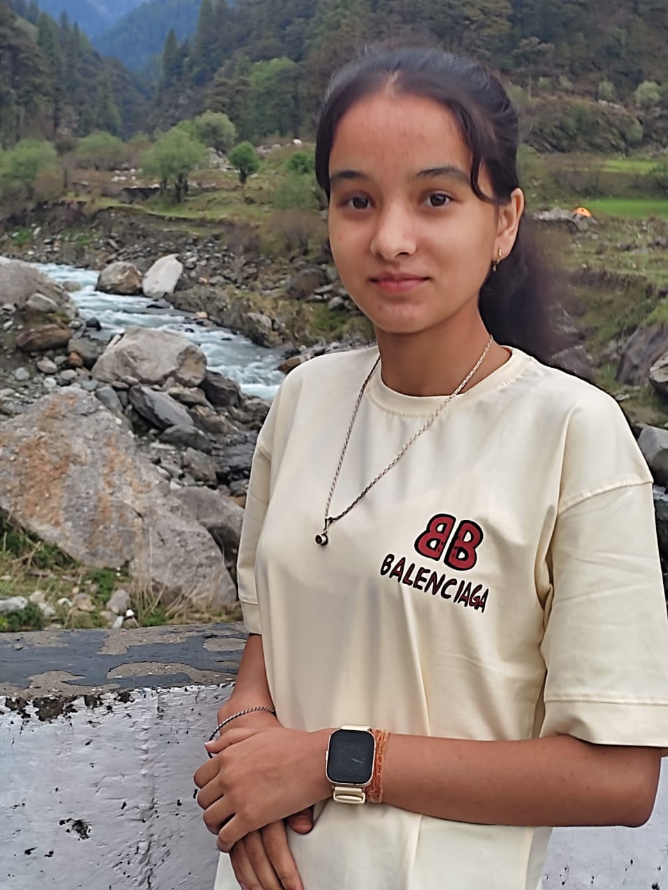 सरकाघाट के मसेरन की अनवी सिंह ने दसवीं कक्षा की मेरिट में पाया जिला भर में प्रथम स्थान, प्रदेश भर में चौथे स्थान पर आई है अनवी सिंह