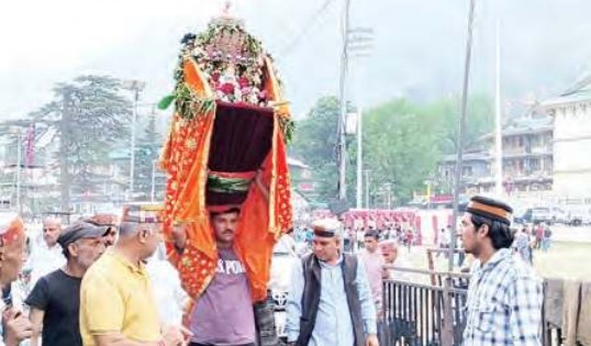 अगले साल फिर आने का वादा, कर वापस लौटे गौहरी देवता