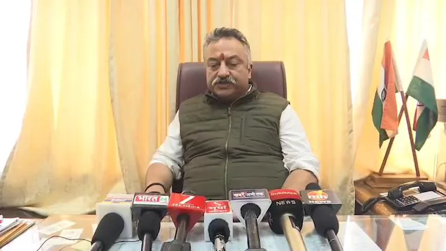 हिमाचल में भारी बारिश पर स्कूल बंद करने का फैसला लेंगे DC, टीचर्...