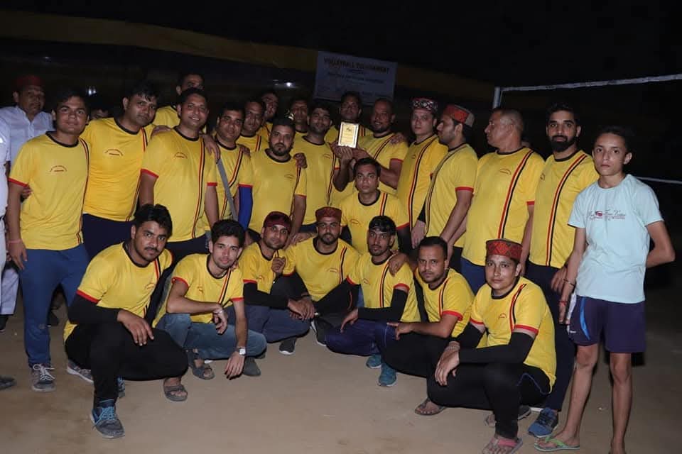 हिम युवा जन कल्याण संगठन ने बढ़ाया मदद का हाथ, बीमार शुभम और सरिता देवी को मिली आर्थिक सहायता