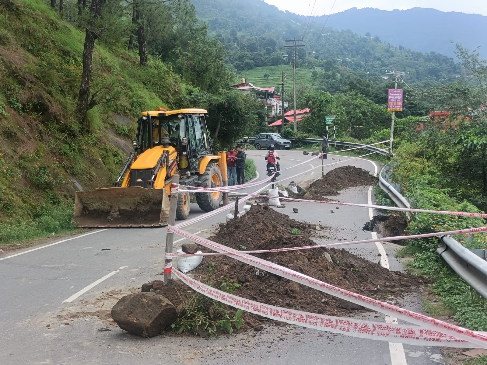 अंकित गिल की तत्परता से टला खतरा: हाईवे पर धंसी सड़क का त्वरित सुधार