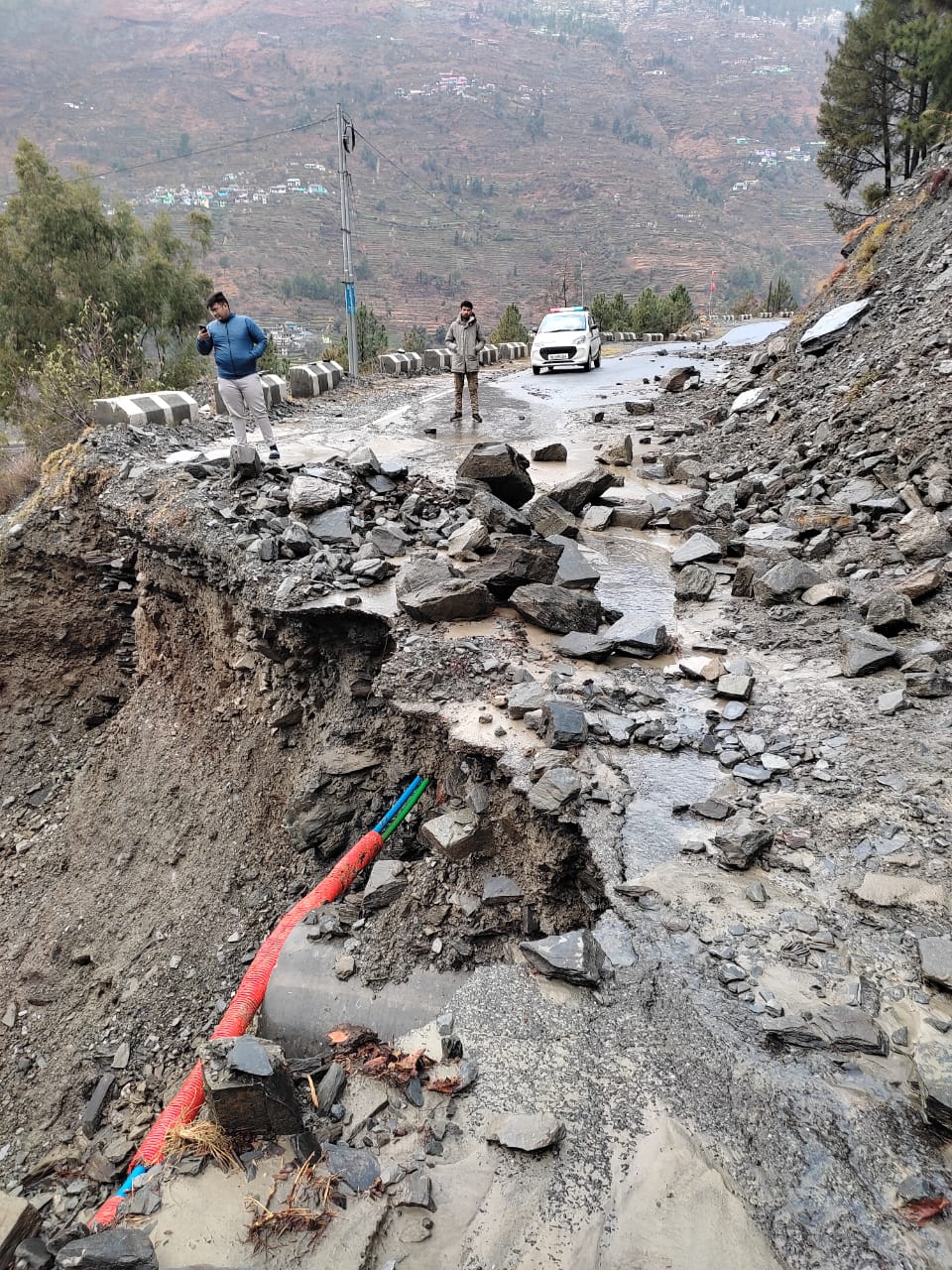 चम्बा तीसा मुख्य मार्ग पंगोला नाला बंद