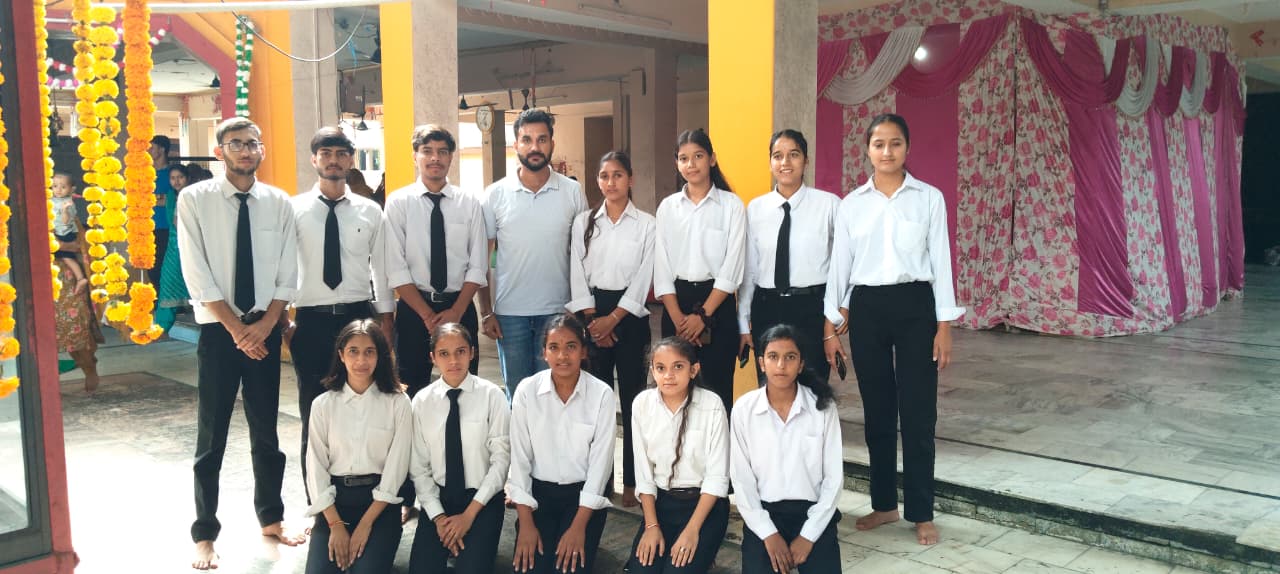 वर्ल्ड टूरिज्म वीक के तीसरे दिन सरकाघाट कॉलेज के बी वॉक के छात्रों ने नौबाही माता मंदिर के दर्शन किए