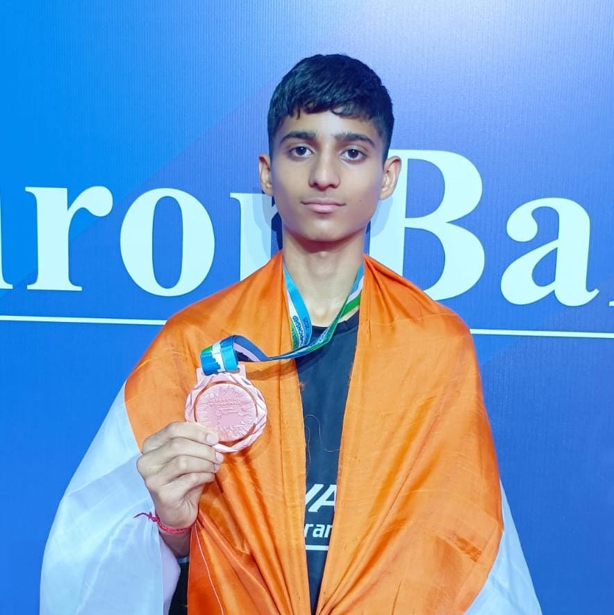 वरुण वालिया ने रचा इतिहास: विश्व युवा सवात चैंपियनशिप में भारत का पहला पदक