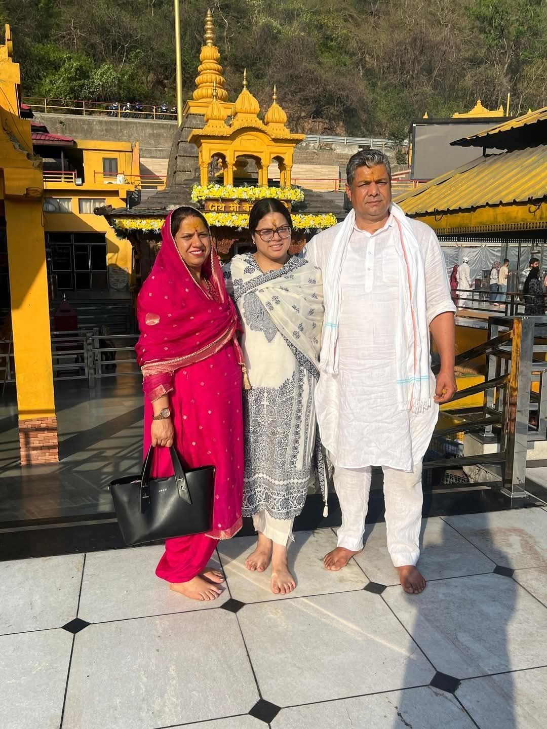 जोगिंद्रनगर की बेटी ज्योतिरादित्य ने बढ़ाया क्षेत्र का मान, पीजीआई में बनी डॉक्टर