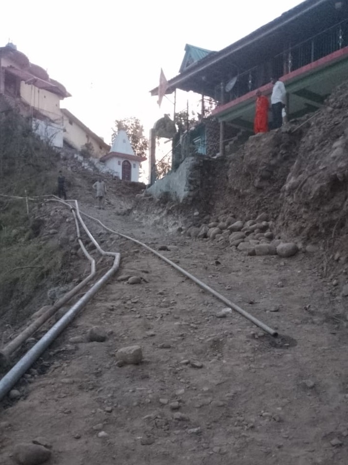 ग्रोडू गद्दीधार में दशकों बाद पहुंची सड़क, तीन प्रसिद्ध मंदिरों को मिला सड़क संपर्क