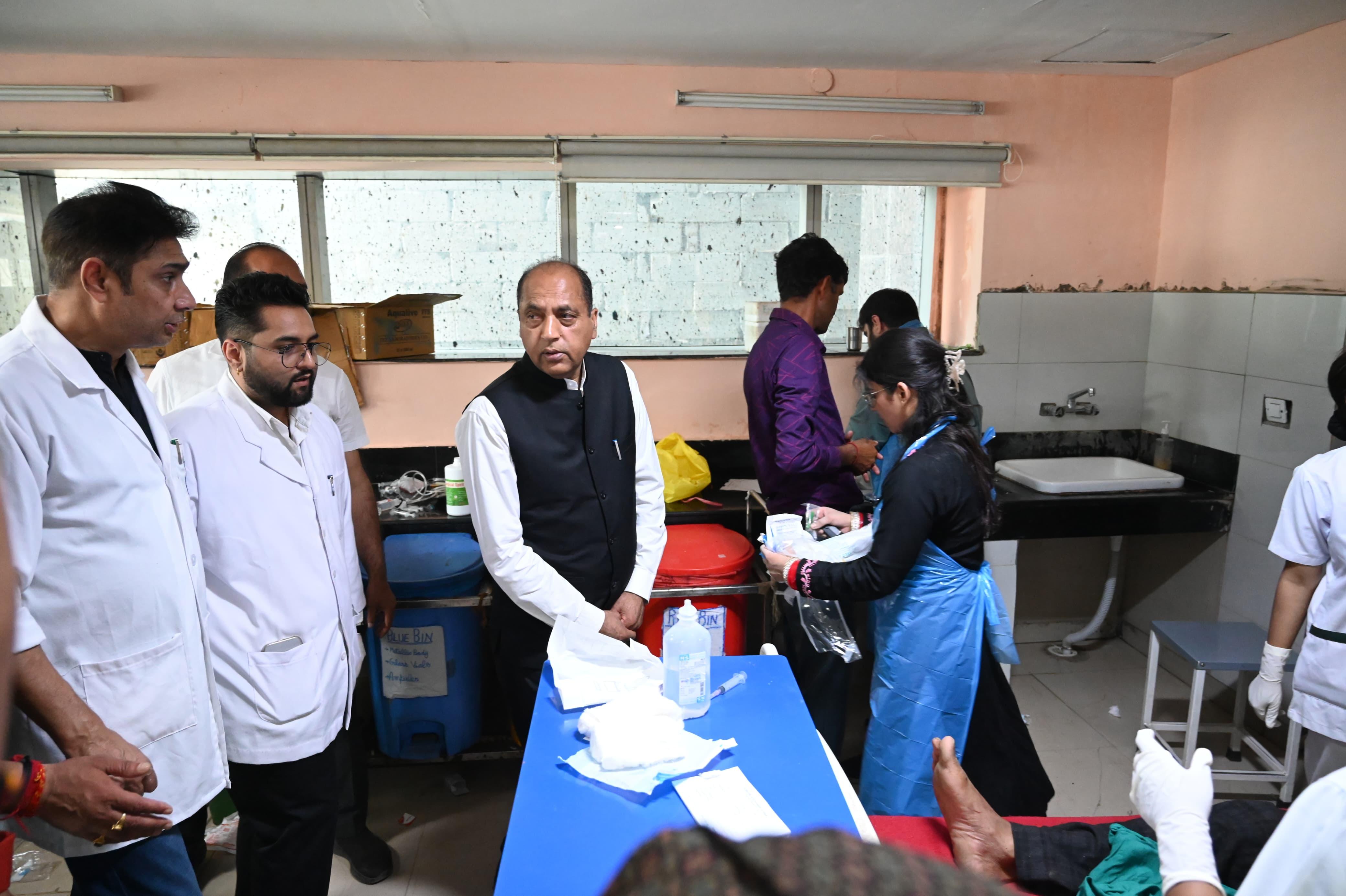 अवैध शराब फैक्ट्री पर मेहरबानी  और महिलाओं पर एफआईआर करवाती है सुक्खू सरकार : जयराम ठाकुर