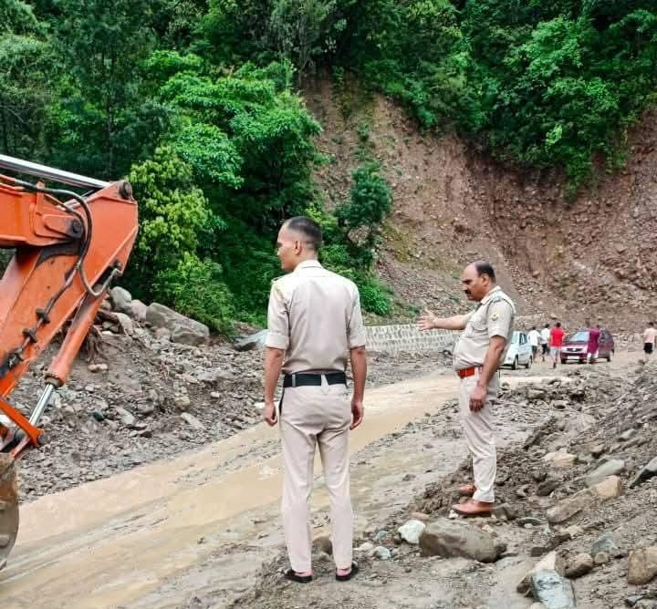एनएच निर्माण कंपनी के आगे बेबस मंडी प्रशासन, धर्मपुर-बरोटी मार्ग 14 दिन से बंद