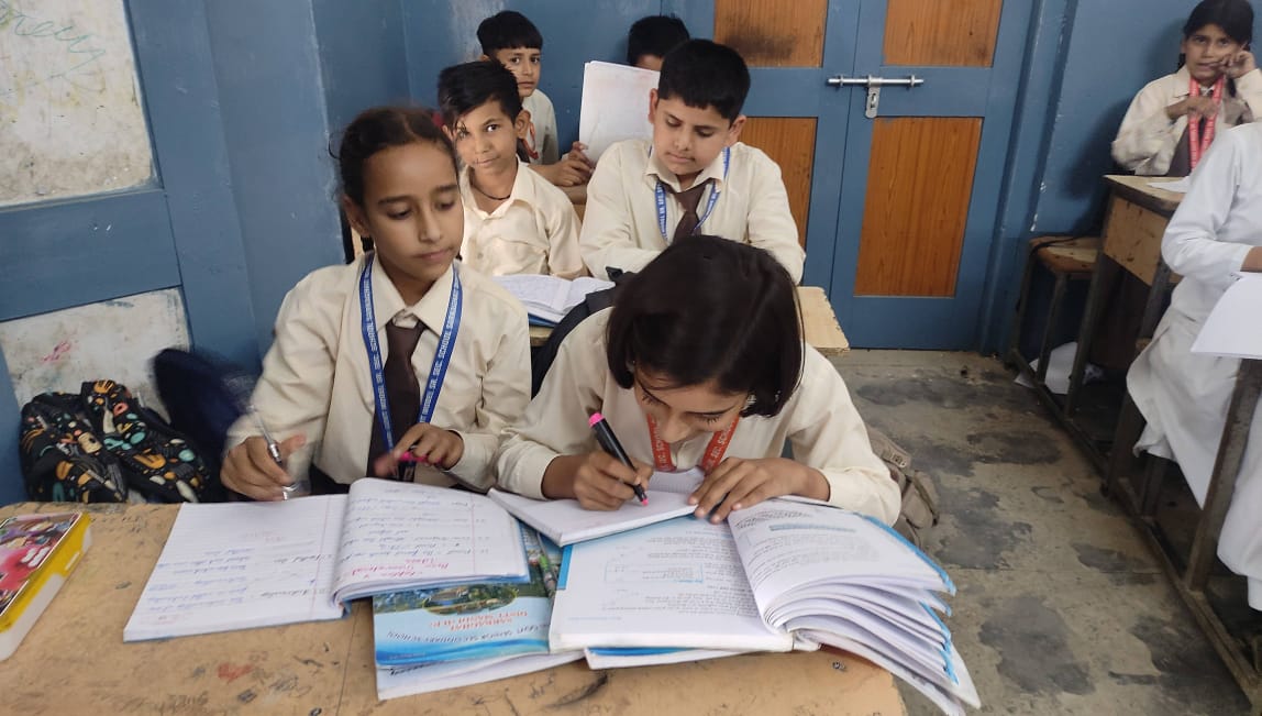 सुख की सरकार ला रही कामगारों के बच्चों के जीवन में उच्चतर शिक्षा का उजाला