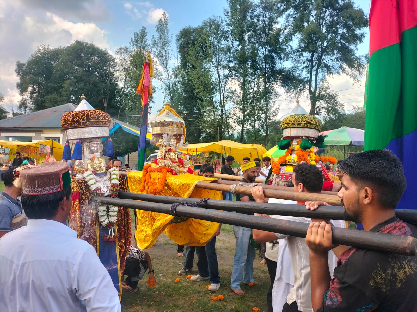 धूमधाम से मनाया देव मांहुनाग चुनाहन का दो दिवसीय मेला, मेले में क्षेत्र के 21 देवी देवताओं की शिरकत 