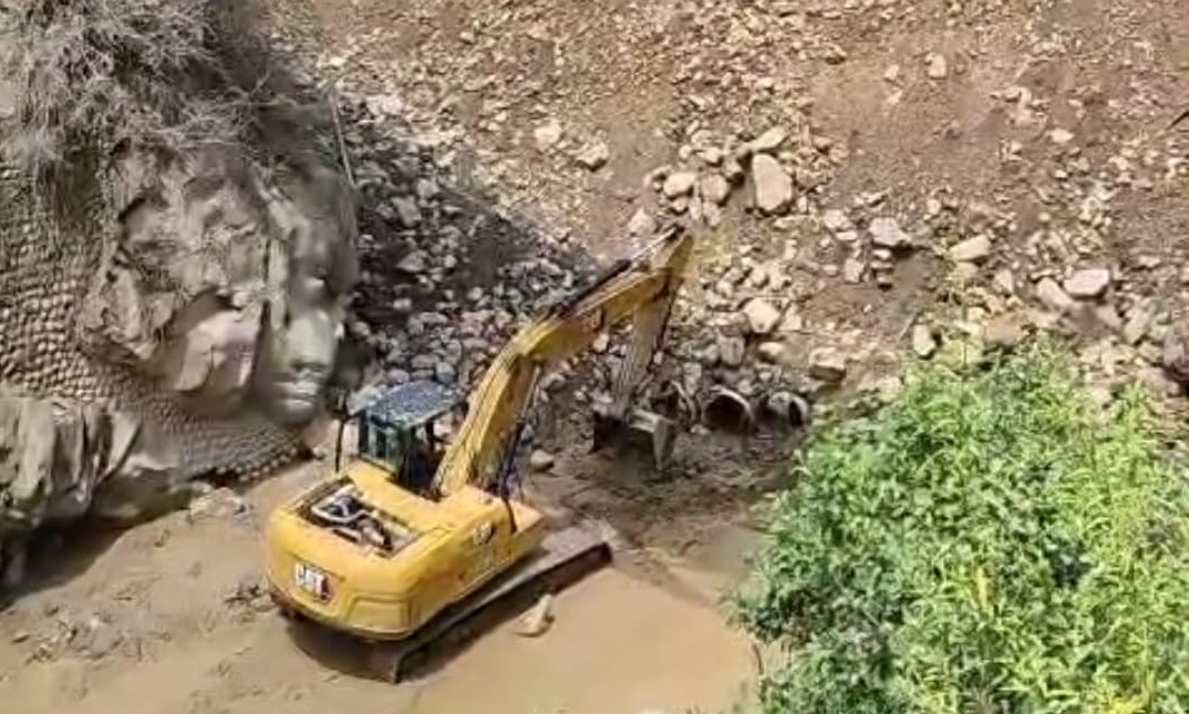 गासियां खड्ड पर डाली गई अवैध सामग्री को हटवाने में नाकाम रहा प्रशासन, मलवा बहने से धर्मपुर कस्वे को पैदा हो गया है ख़तरा: भूपेंद्र 