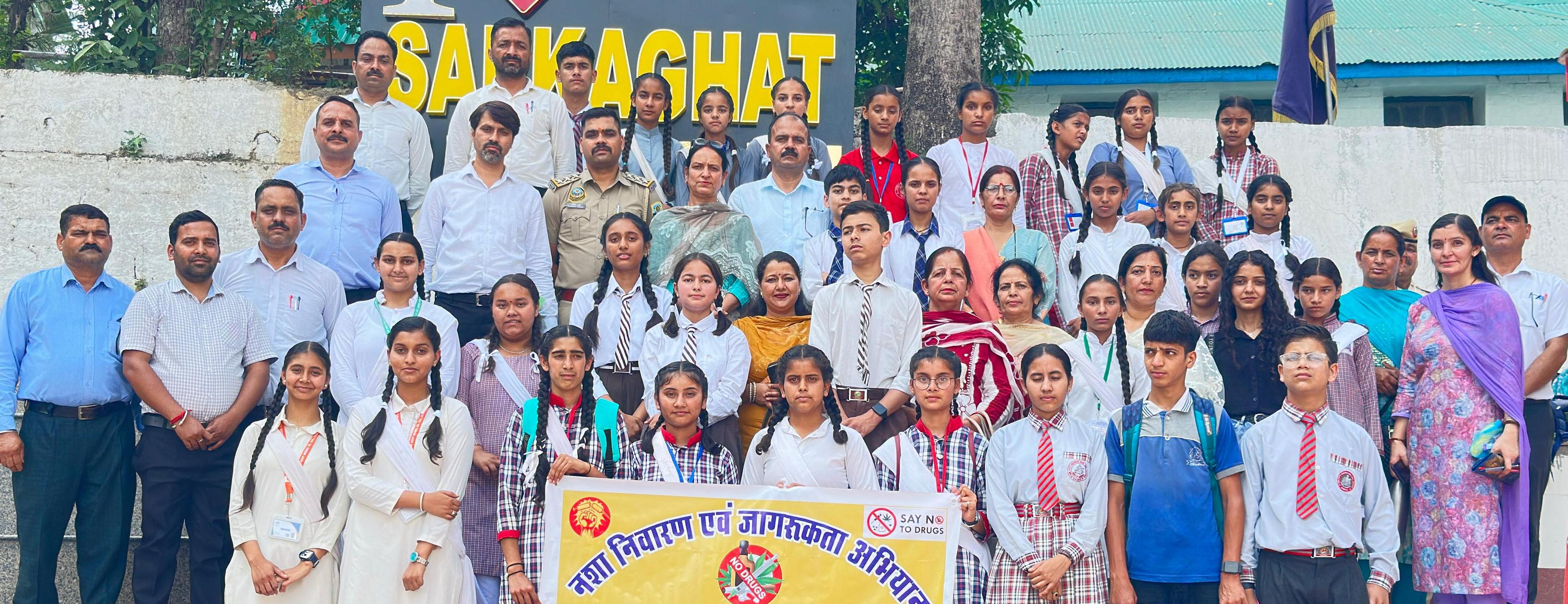 नशे को लेकर पुलिस ने 20 स्कूलों में करवाई पेंटिंग नारा लेखन और भाषण प्रतियोगिता