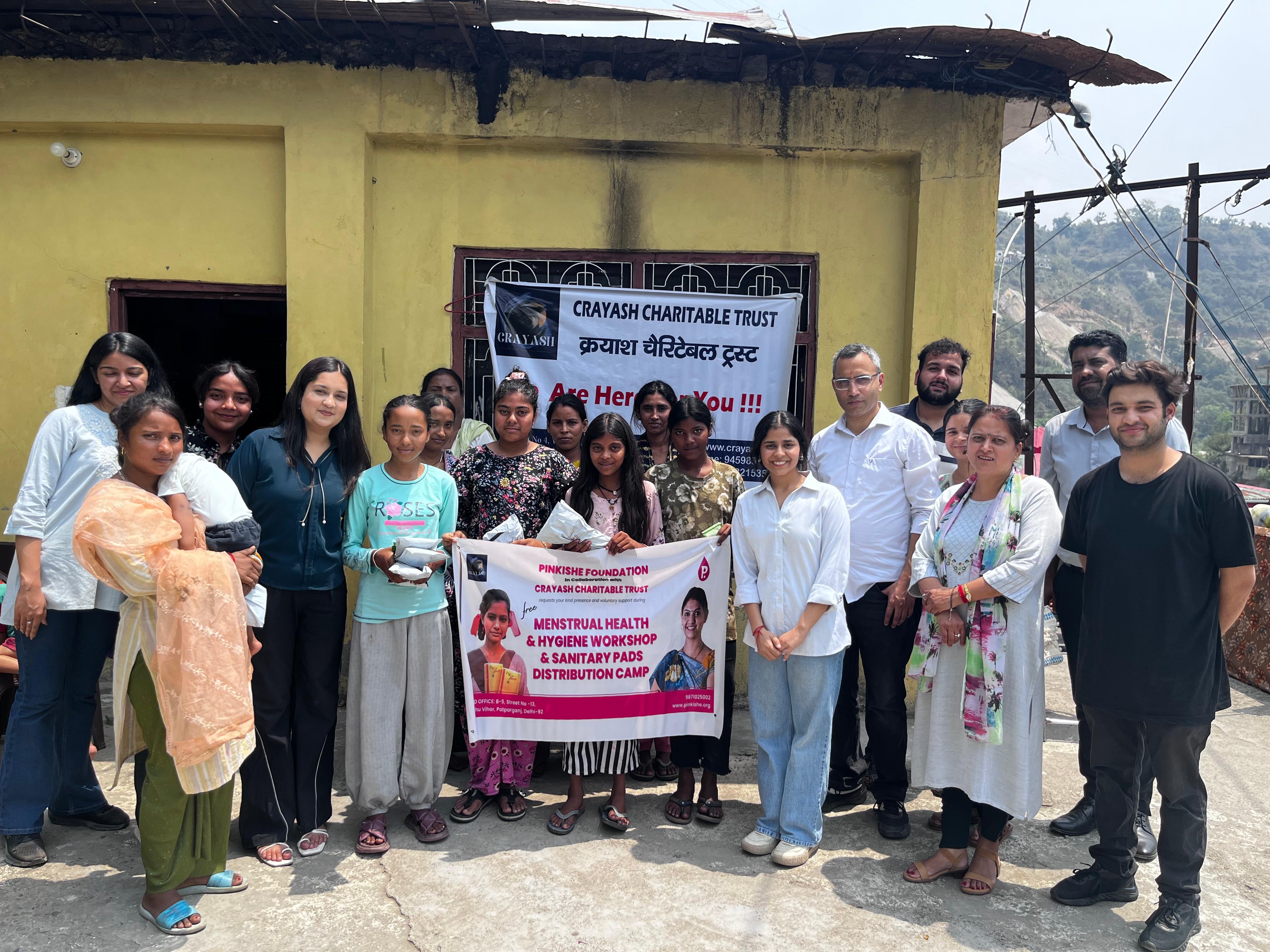 क्रयाश एनजीओ द्वारा सपेरा बस्ती और स्कूल बाजार के पास निर्माण स्थल में माहवारी स्वच्छता शिविर का आयोजन