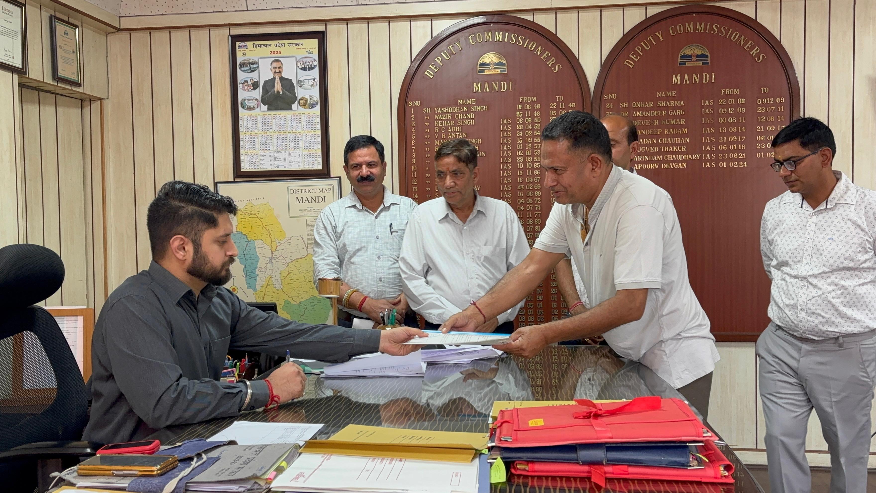 एसपीयू के सुंदरनगर कैंपस को बंद करने का विरोध हुआ तेज, व्यापार मंडल ने सीएम को भेजा ज्ञापन, वैकल्पिक व्यवस्था की उठाई मांग