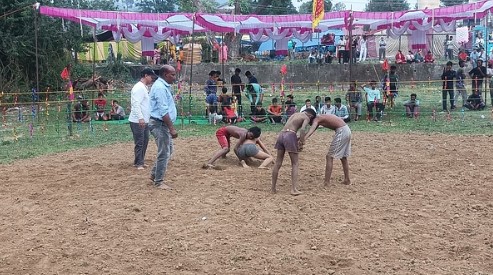 कांगड़ा न्यूज़: झंडा रस्म के साथ चामुंडा में बड़ोई मेले का शुभार...