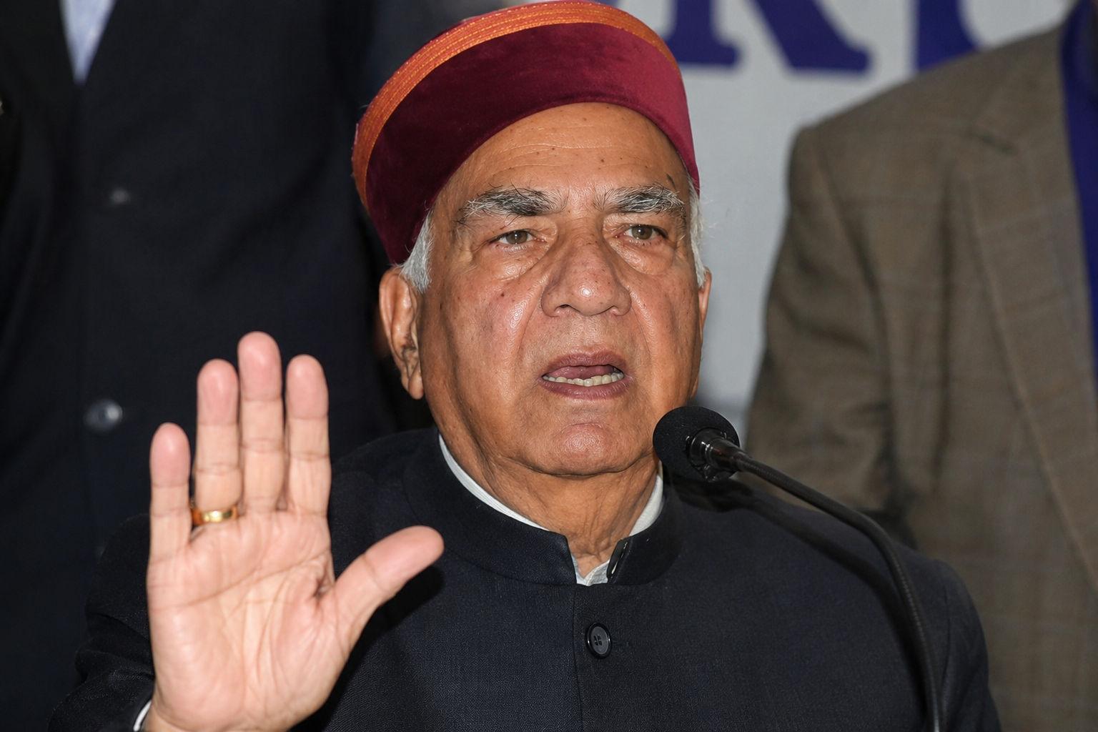 भ्रष्टाचार और आतंकवाद देश के सबसे बड़े दुश्मन, दोषियों को मिले फ...