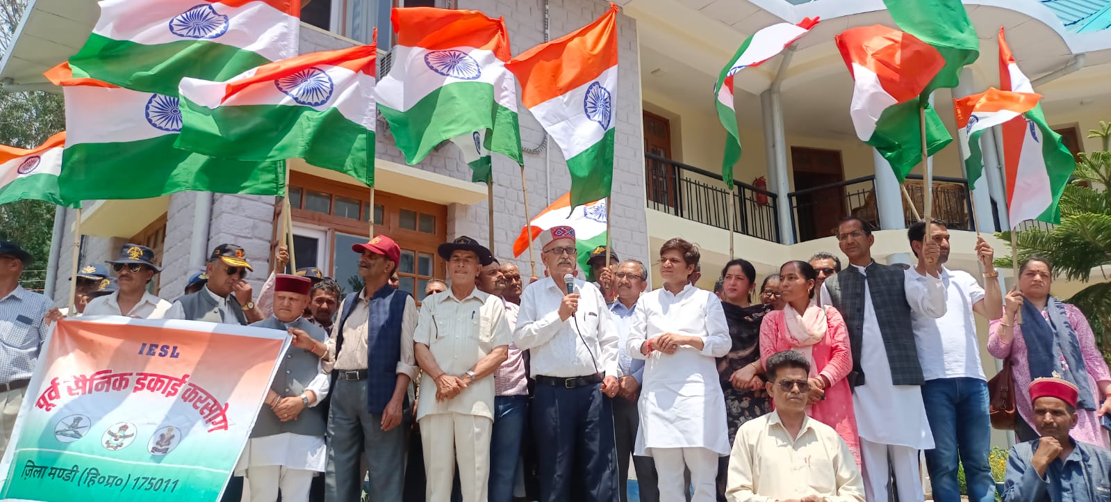 करसोग में निकाली भव्य तिरंगा यात्रा