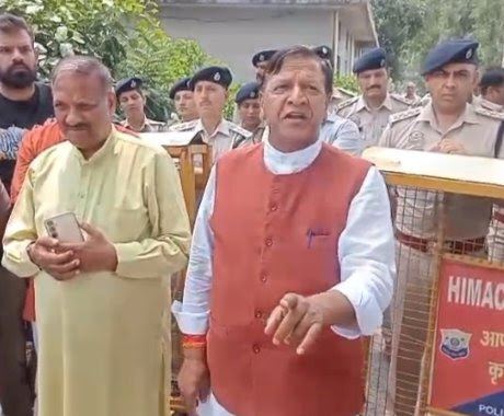 धारा 163 का उल्लंघन करने पर डा बिन्दल, सुखराम समेत 50 के खिलाफ केस दर्ज