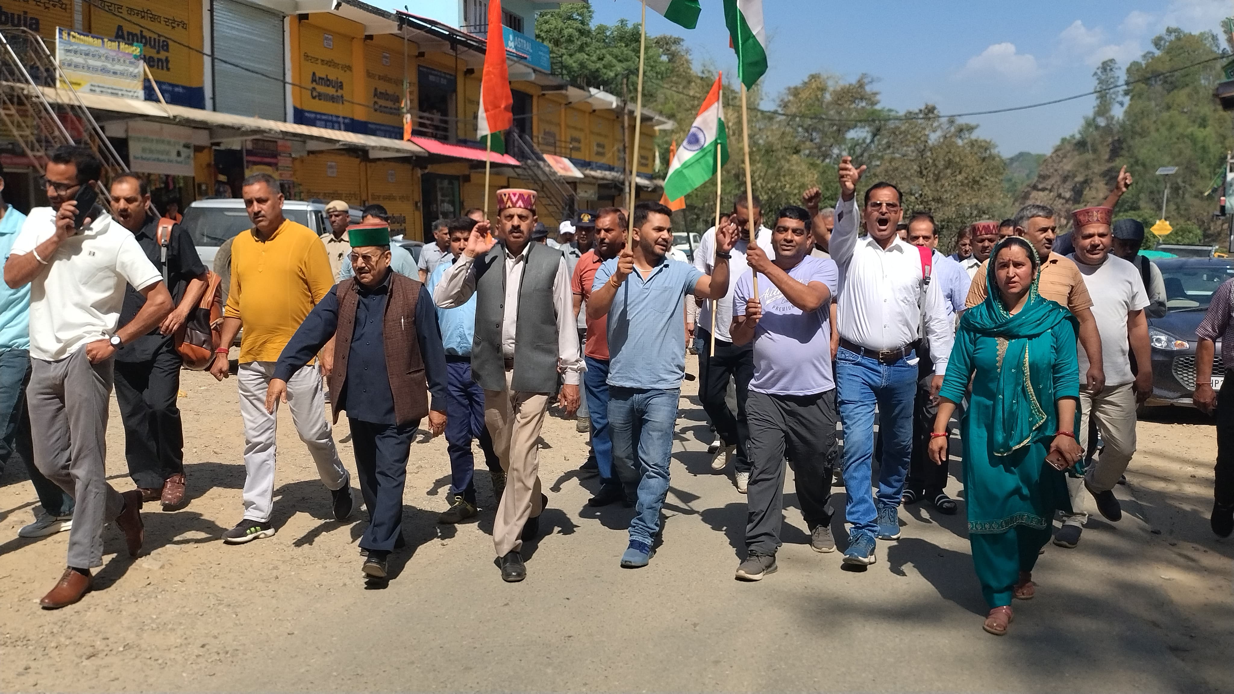 पहलगाम आतंकी हमले के विरोध में लडभड़ोल में फूटा गुस्सा, निकाली गई रोष रैली