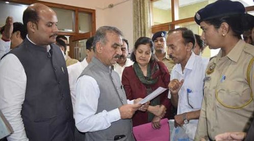 फोरलेन प्रभावितों को मिले त्वरित राहत: सीएम सुक्खू ने दिए निर्दे...