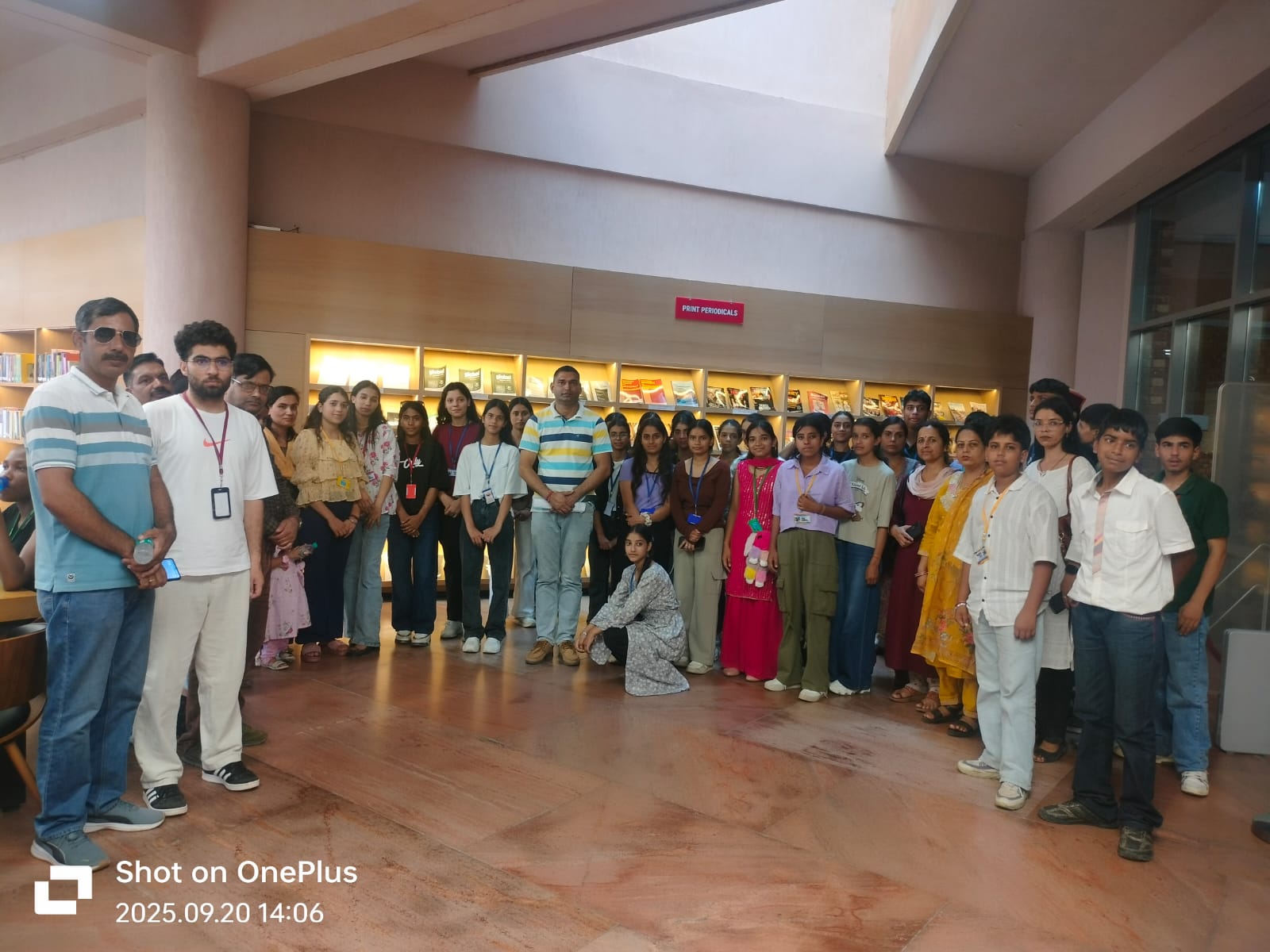 पीएम श्री स्कूल घासनु के छात्र-छात्राओं ने किया शैक्षिक भ्रमण