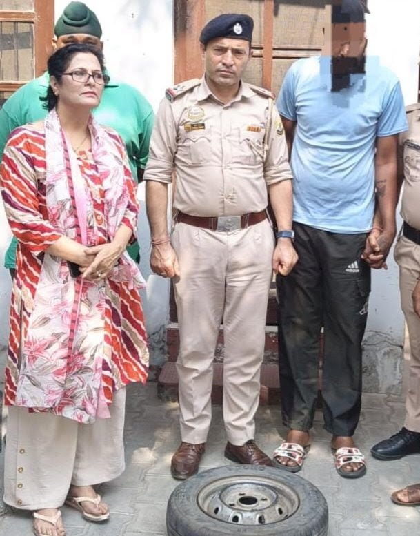 नाहन में टायर चूराने वाला धरा पुलिस ने बरामद किया टायर