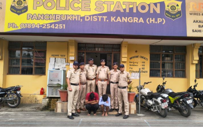 कांगड़ा पुलिस की बड़ी कार्रवाई: 4 किलो से ज्यादा चरस बरामद, कुल्लू के दो तस्कर गिरफ्तार