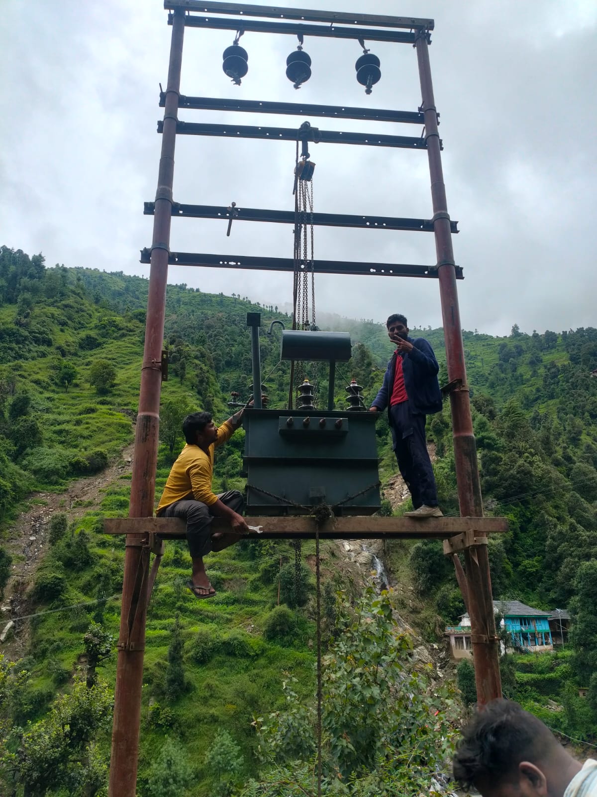 सराज में सड़क व बिजली सहित आवश्यक सेवाओं की बहाली का कार्य युद्ध स्तर जारी : उपायुक्त