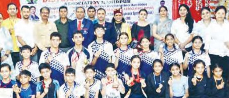 प्रतिस्पधा : ठाकुर विला मोही बडू में जिला स्तरीय योगासन खेल चैंप...