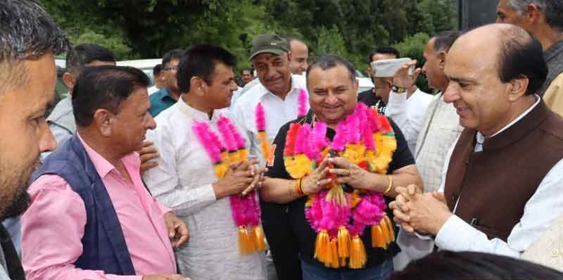 विधानसभा उपाध्यक्ष ने गताधार में सड़कों का लिया जायजा