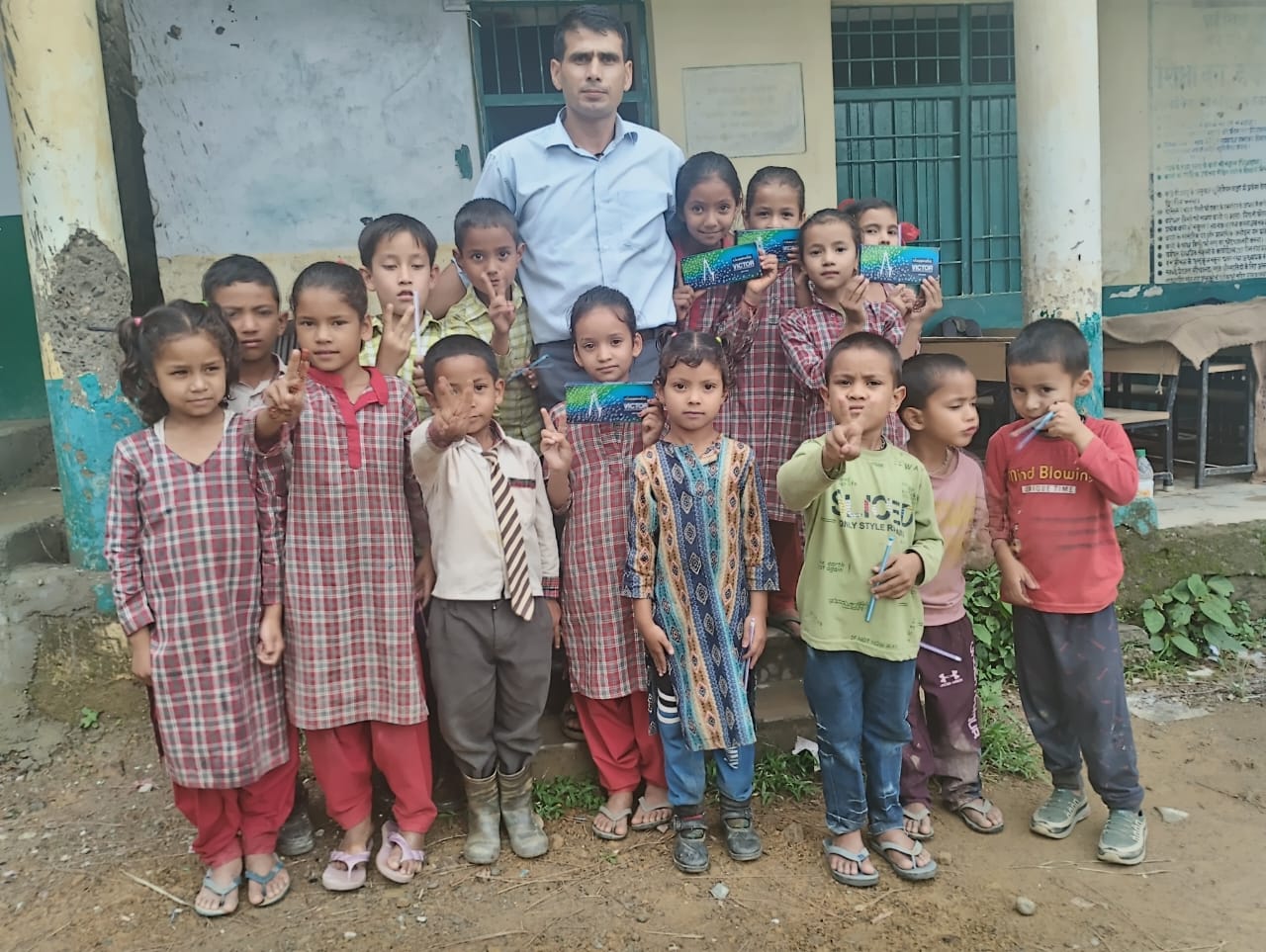 ज्ञान का कमाल: द्रंग-1 ब्लॉक की प्रश्नोत्तरी प्रतियोगिता में परिधि टीम ने झटका पहला स्थान