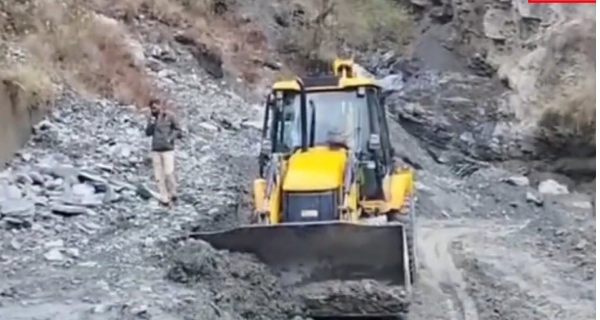 गिरी नदी उफान पर, जटोन बैराज से छोड़ा पानी, नाहन की कई सड़कें बंद