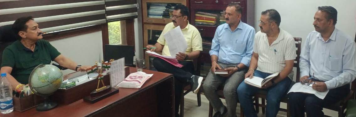 सुंदरनगर विधानसभा क्षेत्र में बरसात से हुए नुकसान का पूर्व सीपीएस ने लिया जायजा