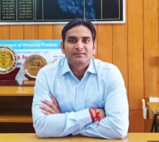 दुर्गम क्षेत्रों में लोगों तक पहुंचाई जाएं दवाइयां व राशन: उपायु...