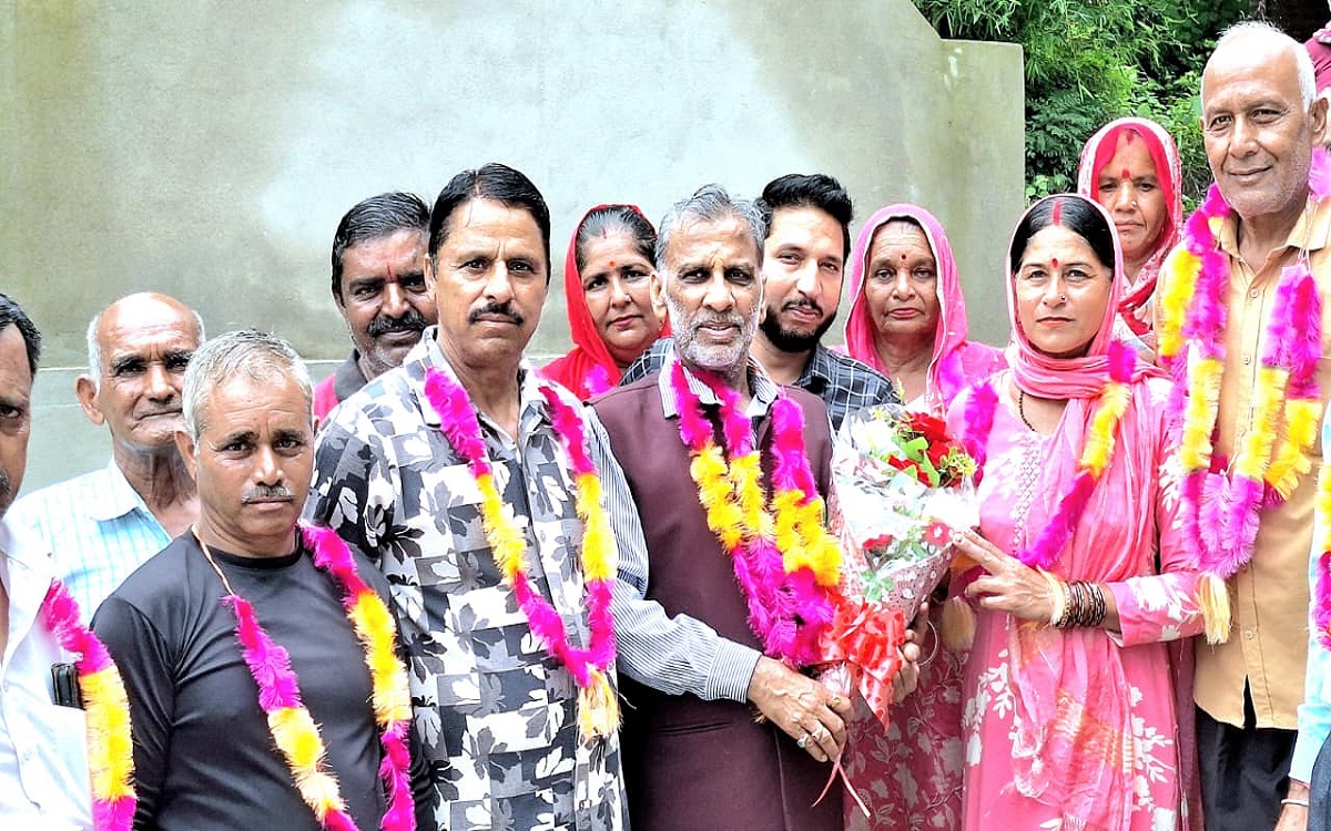 झंडूता में भाजपा का कार्यकर्ता संवाद अभियान, कांग्रेस छोड़ तीन नेताओं ने थामा कमल