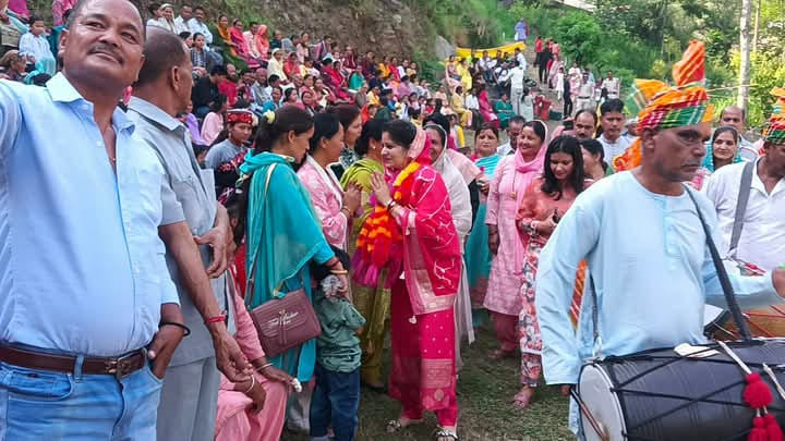 शारदा माता नेर मेले का धूमधाम से शुभारंभ, भाजपा नेत्री मेघना ठाकुर ने की शुरुआत