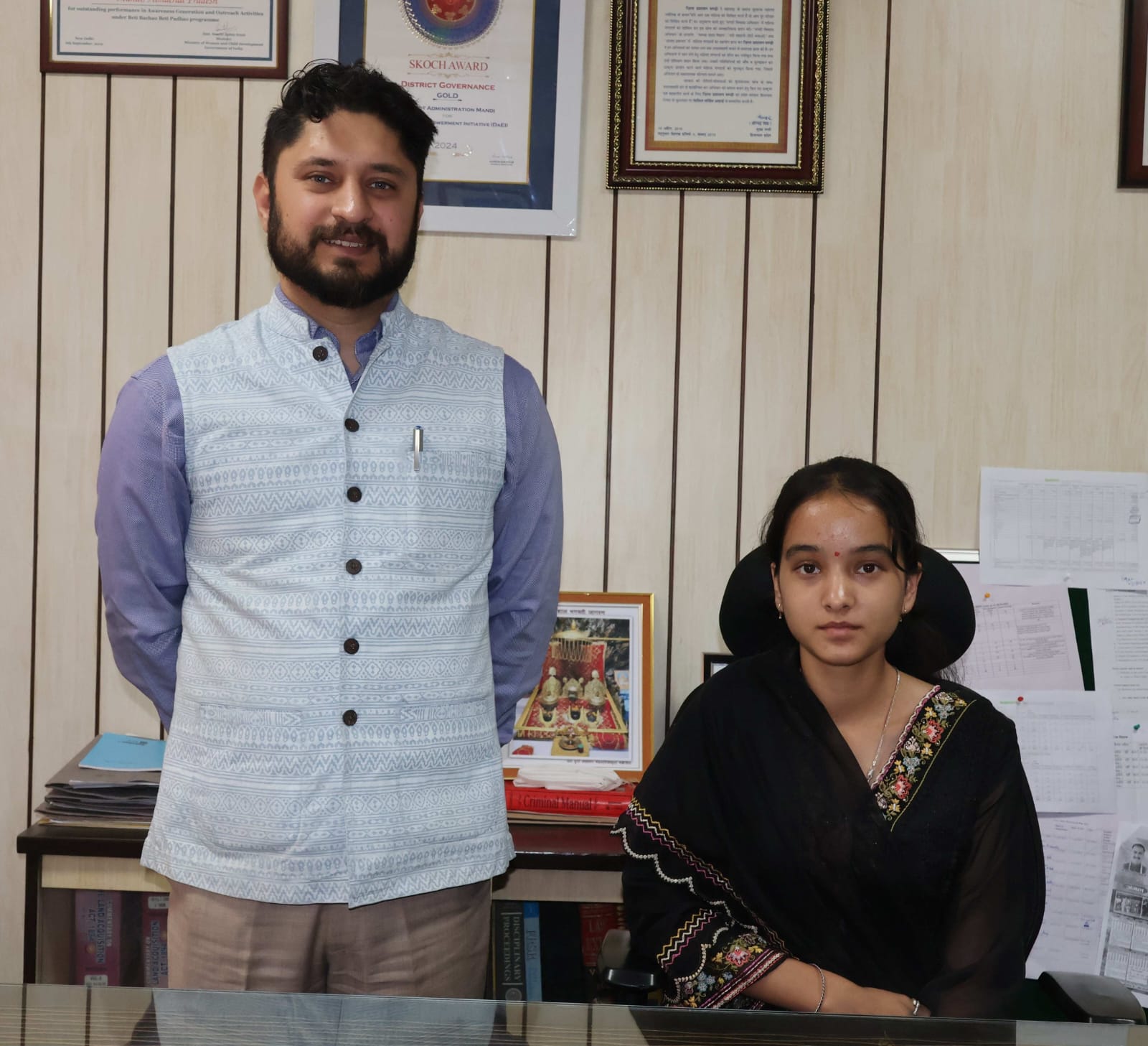 जिला प्रशासन की अभिनव पहल, एक दिन के लिए डीसी बनी अन्वी, शिक्षा में उत्कृष्ट प्रदर्शन के लिए प्रेरित करेगी यह पहल- अपूर्व देवगन