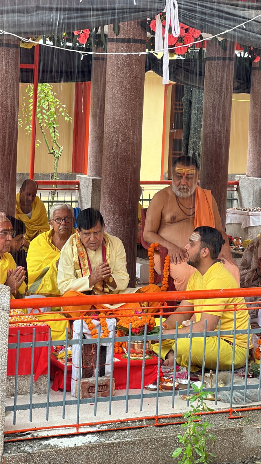 जगद्गुरु आश्रम में हुआ चंडी यज्ञ, डॉ. लेखराज शर्मा ने की आपदाओं को लेकर भविष्यवाणी