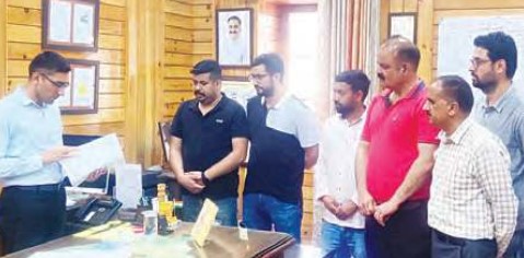 जलशक्ति विभाग के जेई बोले- नहीं मिला न्याय तो ठप करेंगे जल आपूर्...