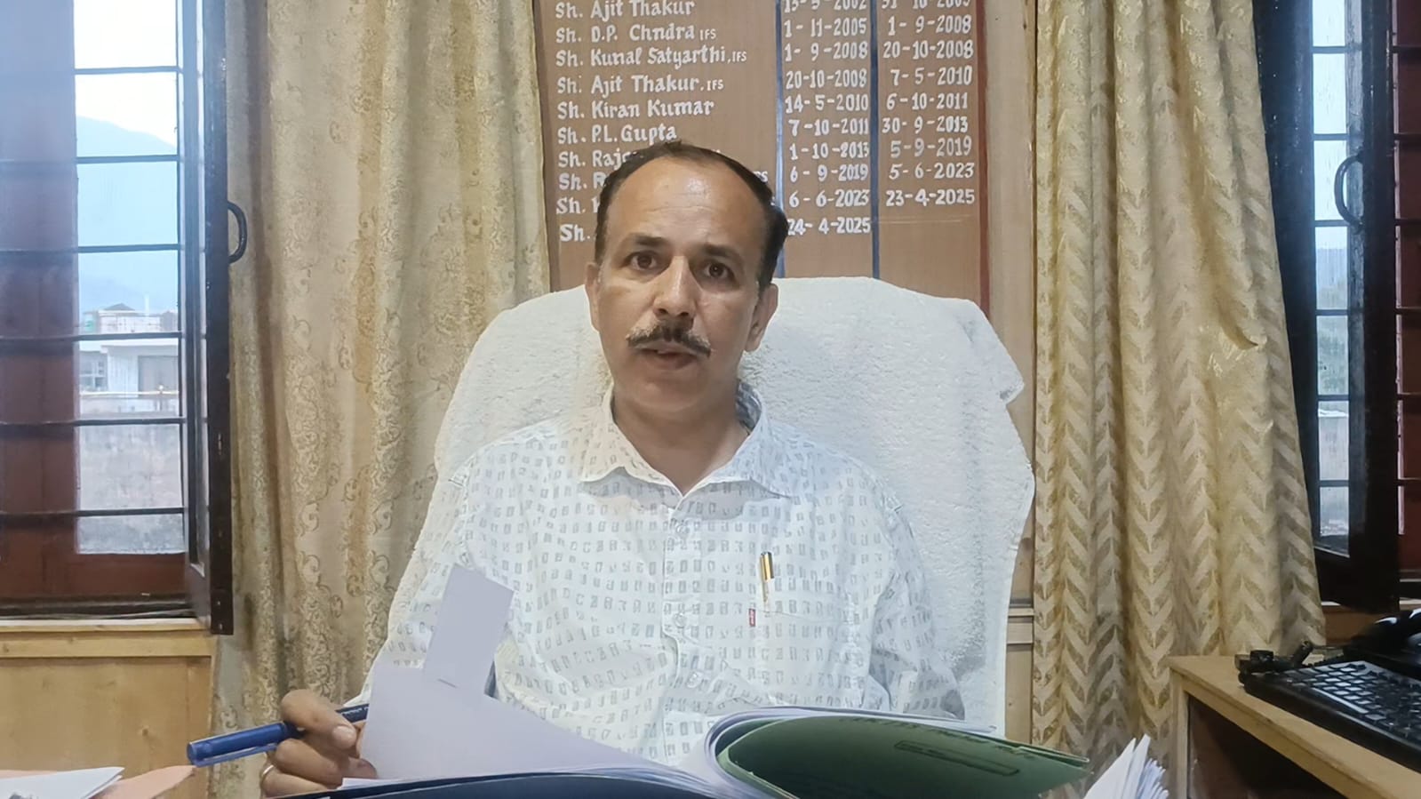 भट्ठा हादसे के बाद हरकत में आया प्रशासन, सूखे पेड़ों के निरीक्षण के निर्देश, वन विभाग ने एसडीएम जोगिंद्रनगर को सौंपी रिपोर्ट